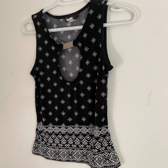 Contenta Black & White Keyhole Tank Top - Picture 5 of 9